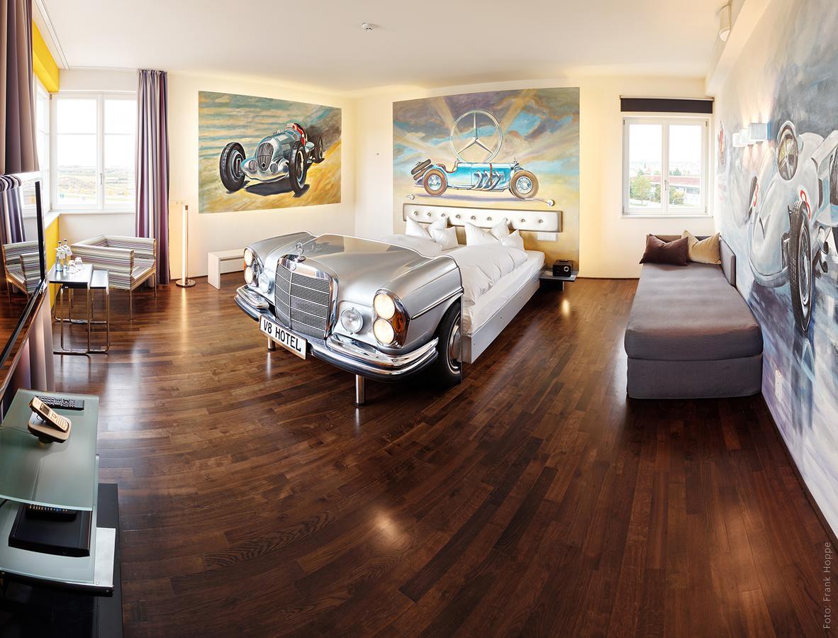 V8 Hotel Classic Motorworld Region Stuttgart Böblingen Kültér fotó